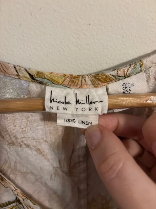 Nicole Miller Floral V-Neck Tunic in White, Pink & Green - Picture 2 of 3